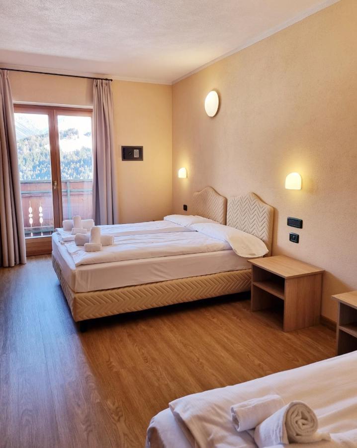 Hotel San Carlo, Tra Bormio E Livigno إيزولاشيا المظهر الخارجي الصورة