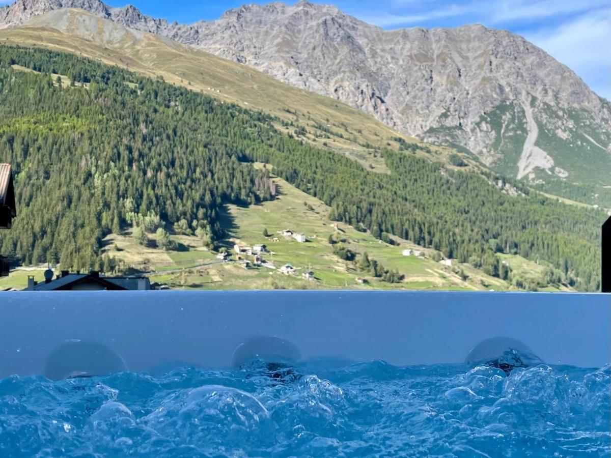 Hotel San Carlo, Tra Bormio E Livigno إيزولاشيا المظهر الخارجي الصورة