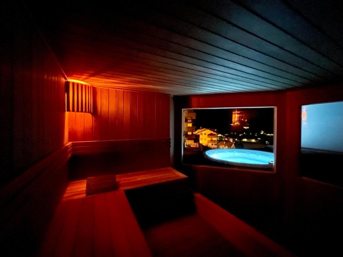 Hotel San Carlo, Tra Bormio E Livigno إيزولاشيا المظهر الخارجي الصورة