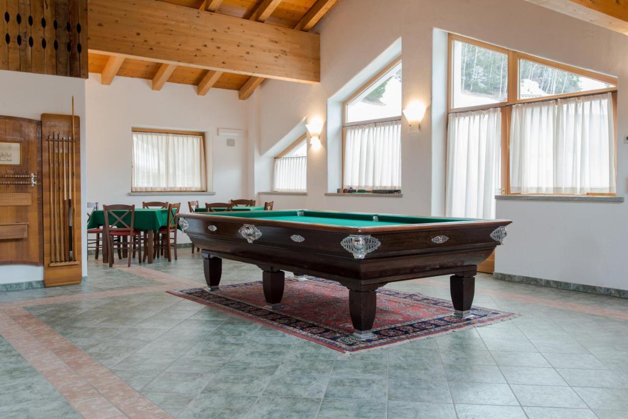 Hotel San Carlo, Tra Bormio E Livigno إيزولاشيا المظهر الخارجي الصورة