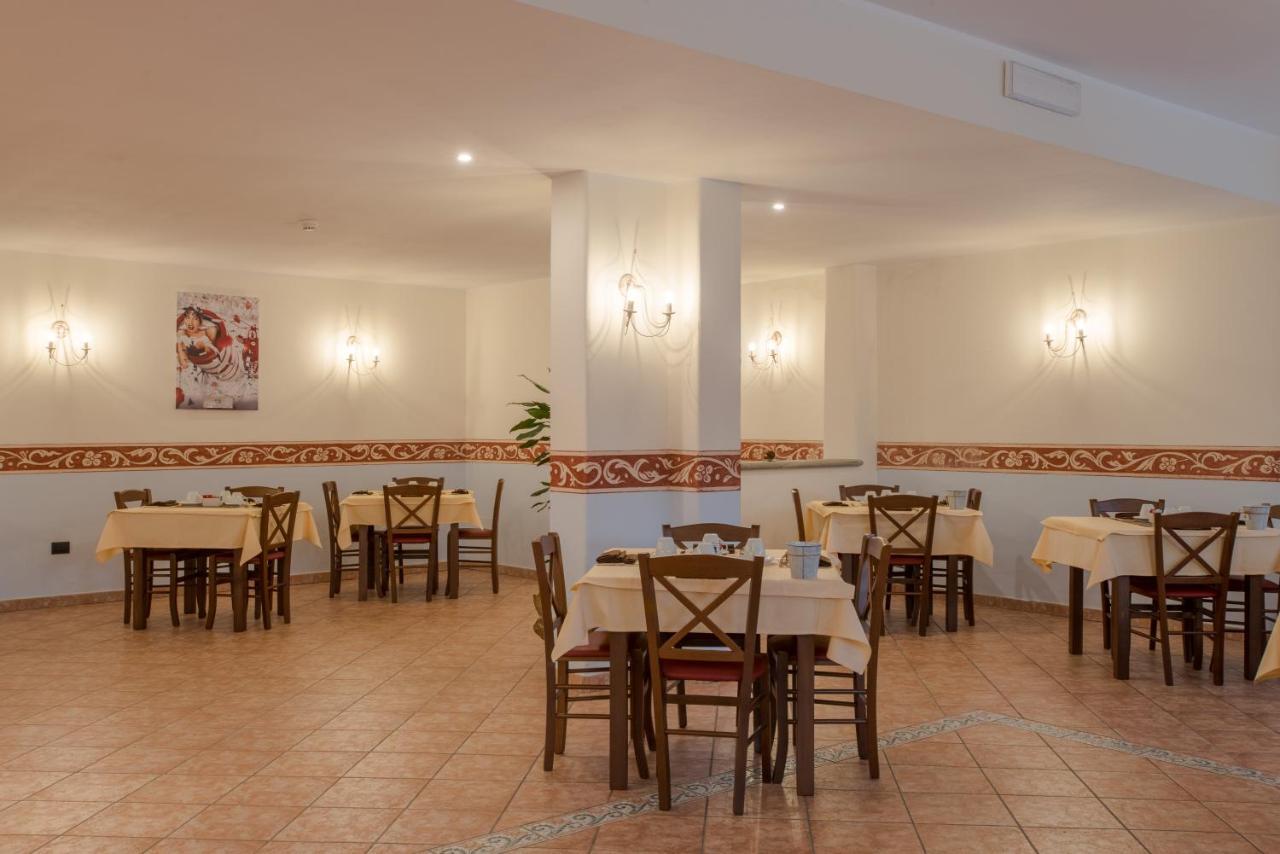 Hotel San Carlo, Tra Bormio E Livigno إيزولاشيا المظهر الخارجي الصورة